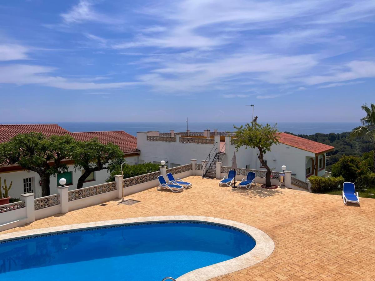 Apartamentos Famara Lloret de Mar Luaran gambar