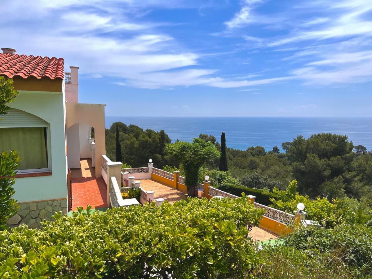 Apartamentos Famara Lloret de Mar Luaran gambar