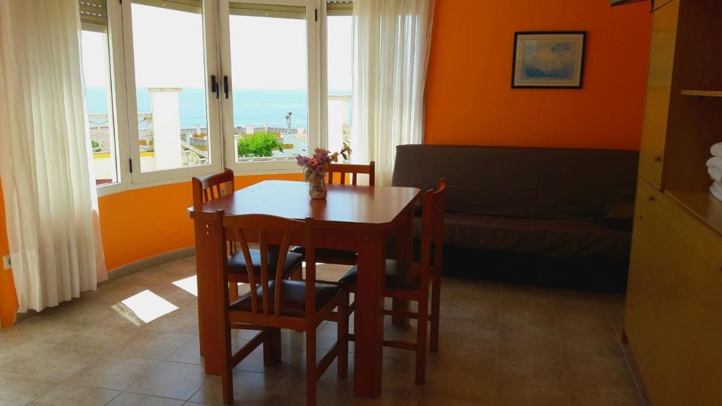Apartamentos Famara Lloret de Mar Luaran gambar
