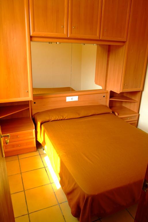 Apartamentos Famara Lloret de Mar Luaran gambar