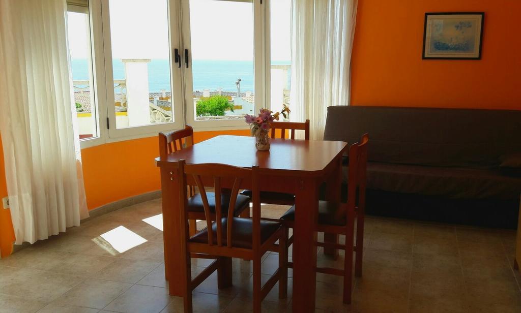 Apartamentos Famara Lloret de Mar Luaran gambar