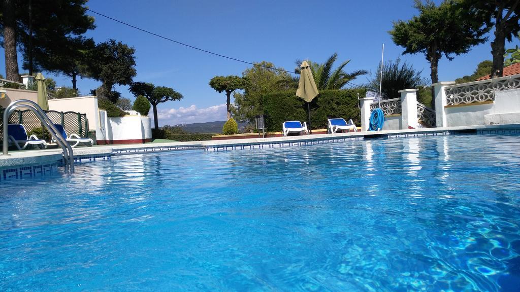 Apartamentos Famara Lloret de Mar Luaran gambar