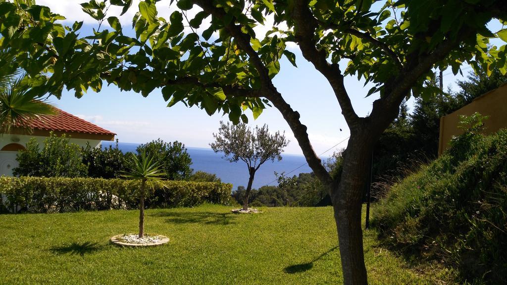 Apartamentos Famara Lloret de Mar Luaran gambar