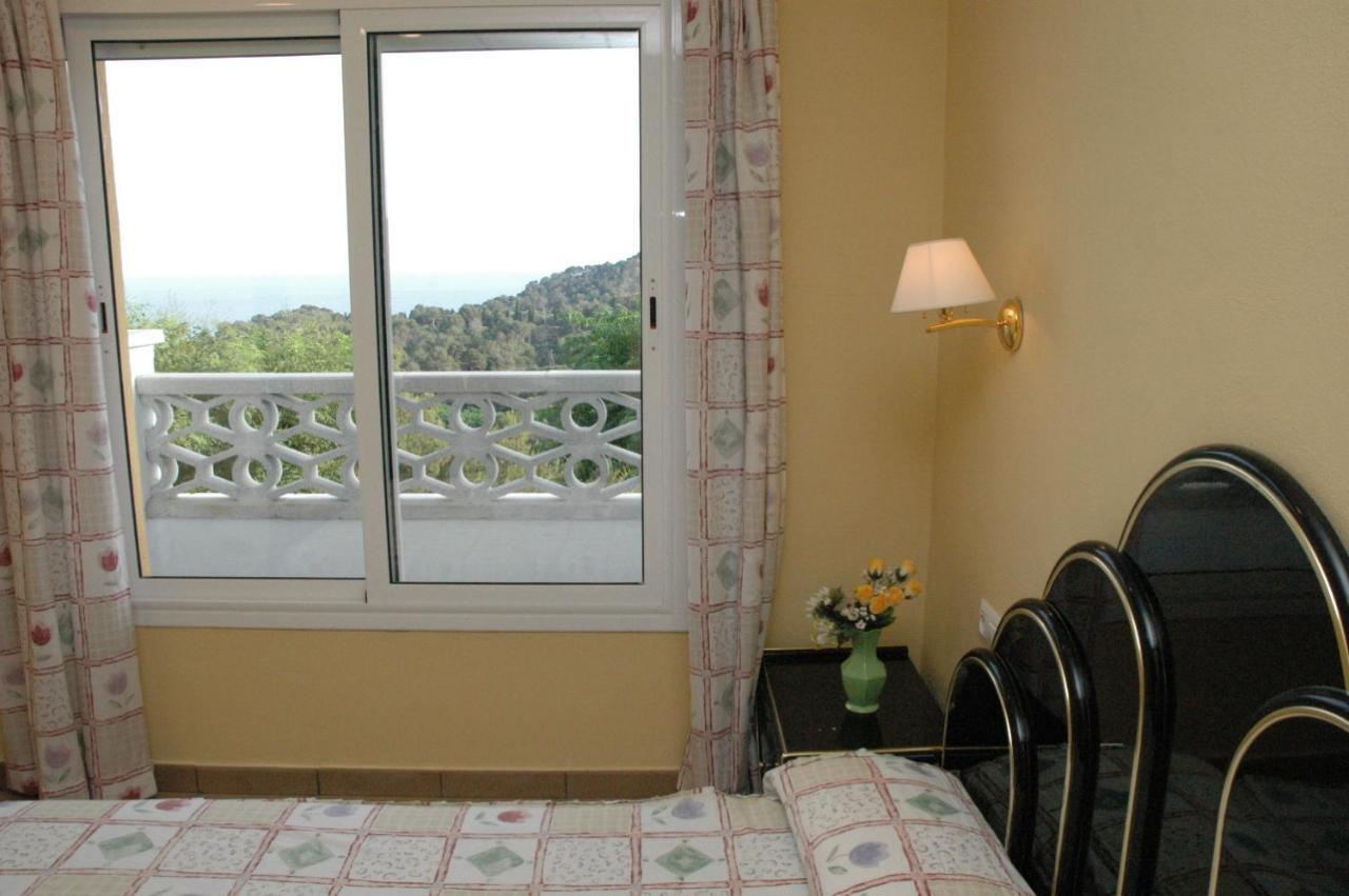 Apartamentos Famara Lloret de Mar Bilik gambar
